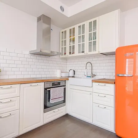 Apartment Lovely 1-bedroom Near Park In